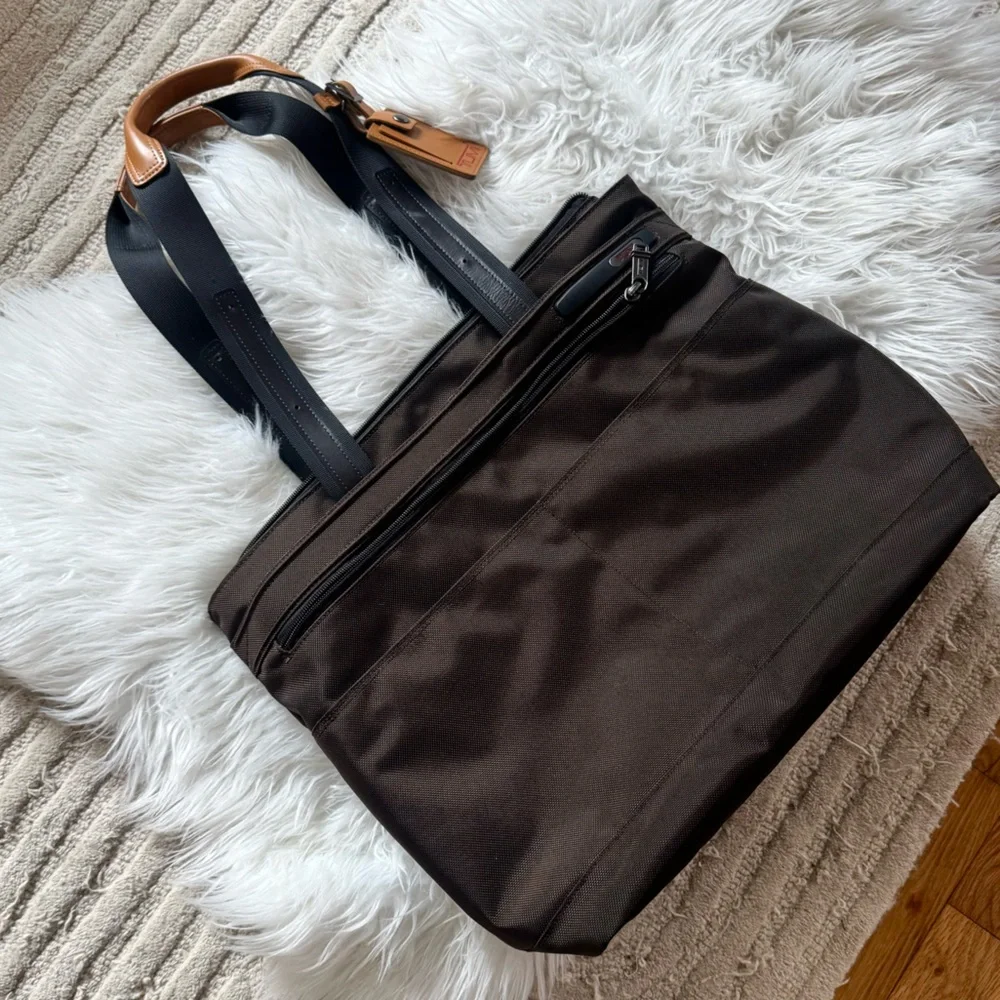 Tumi Companion Espresso Tote Bag Original Collection 223119 Laptop Bag